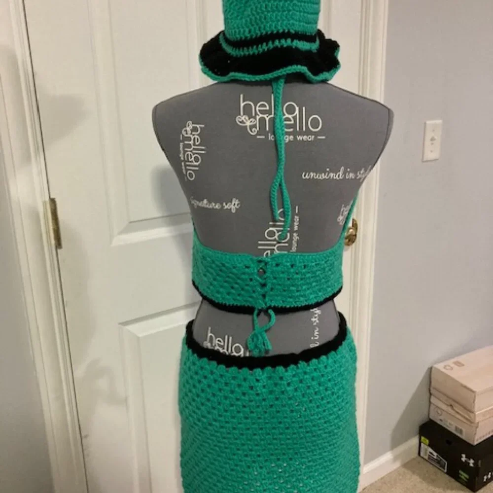 Handmade Crochet Set Skirt & Top & Hat - Picture 4 of 6